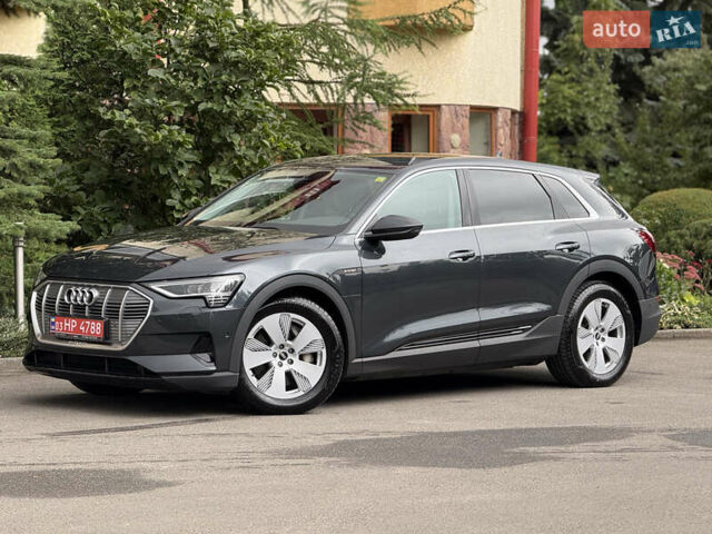 Серый Ауди E-Tron, объемом двигателя 0 л и пробегом 123 тыс. км за 26999 $, фото 3 на Automoto.ua