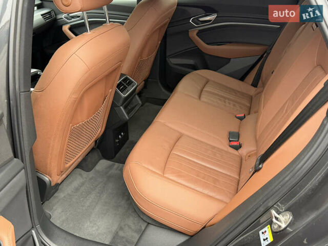 Серый Ауди E-Tron, объемом двигателя 0 л и пробегом 126 тыс. км за 29999 $, фото 44 на Automoto.ua