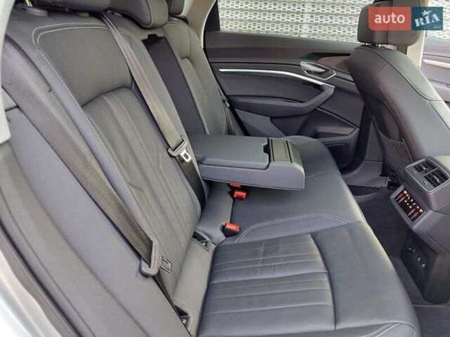 Серый Ауди E-Tron, объемом двигателя 0 л и пробегом 3 тыс. км за 47000 $, фото 16 на Automoto.ua