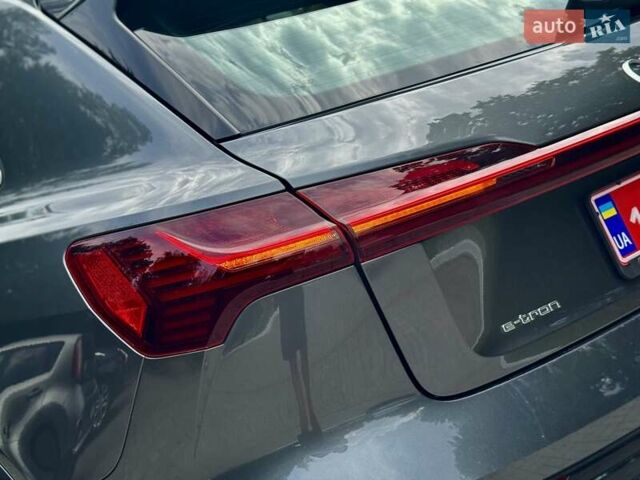 Сірий Ауді E-Tron, об'ємом двигуна 0 л та пробігом 148 тис. км за 27500 $, фото 87 на Automoto.ua