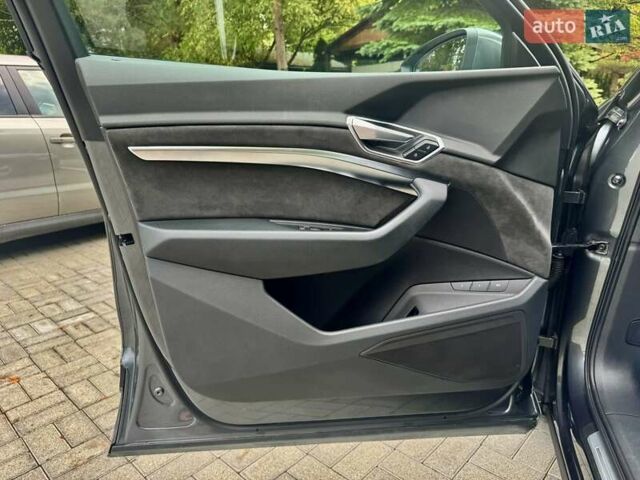 Сірий Ауді E-Tron, об'ємом двигуна 0 л та пробігом 148 тис. км за 27500 $, фото 94 на Automoto.ua