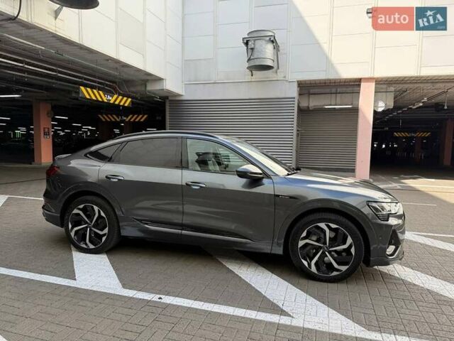 Сірий Ауді E-Tron, об'ємом двигуна 0 л та пробігом 45 тис. км за 48137 $, фото 6 на Automoto.ua