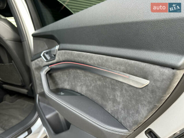 Сірий Ауді E-Tron, об'ємом двигуна 0 л та пробігом 45 тис. км за 33999 $, фото 37 на Automoto.ua