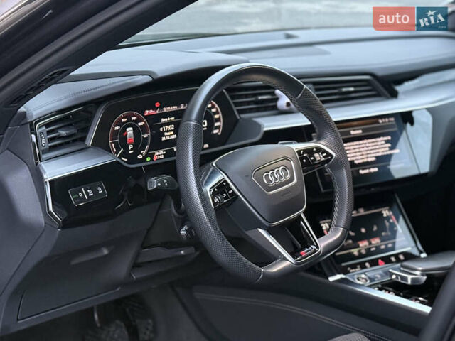 Серый Ауди E-Tron, объемом двигателя 0 л и пробегом 28 тыс. км за 34900 $, фото 32 на Automoto.ua