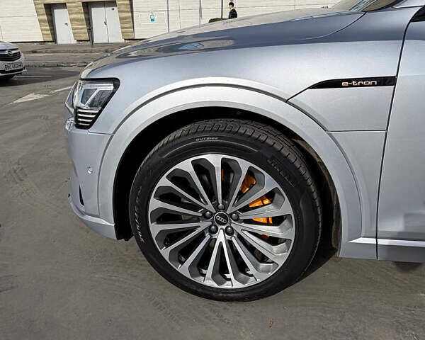 Серый Ауди E-Tron, объемом двигателя 0 л и пробегом 32 тыс. км за 41990 $, фото 44 на Automoto.ua