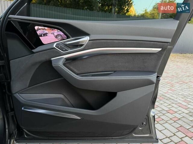 Серый Ауди E-Tron, объемом двигателя 0 л и пробегом 56 тыс. км за 46999 $, фото 86 на Automoto.ua