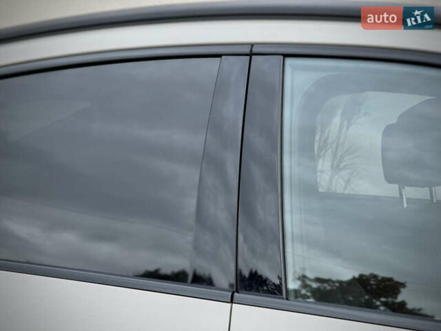 Серый Ауди E-Tron, объемом двигателя 0 л и пробегом 36 тыс. км за 45445 $, фото 17 на Automoto.ua