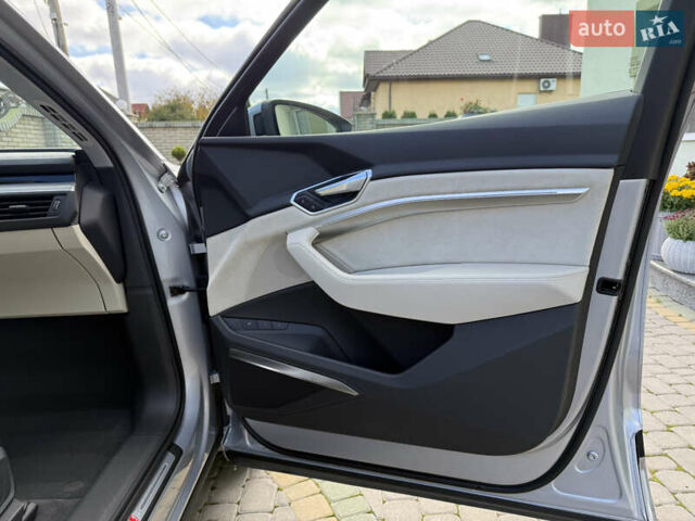 Серый Ауди E-Tron, объемом двигателя 0 л и пробегом 130 тыс. км за 37000 $, фото 87 на Automoto.ua