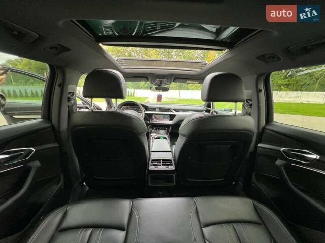 Серый Ауди E-Tron, объемом двигателя 0 л и пробегом 125 тыс. км за 34999 $, фото 30 на Automoto.ua