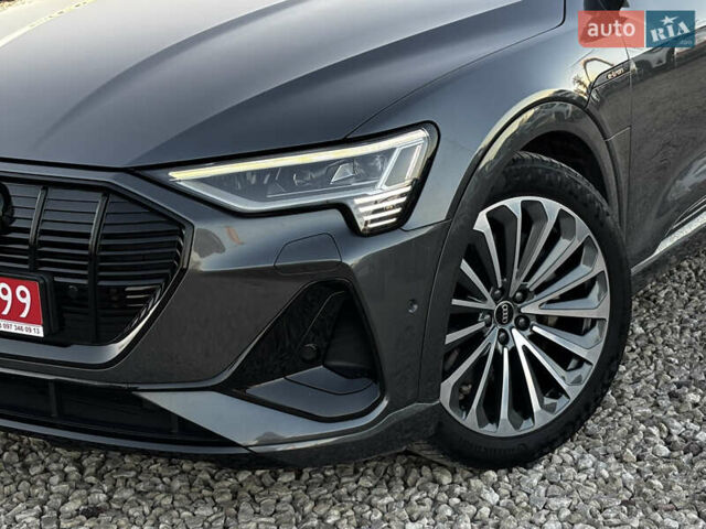 Серый Ауди E-Tron, объемом двигателя 0 л и пробегом 70 тыс. км за 42850 $, фото 12 на Automoto.ua