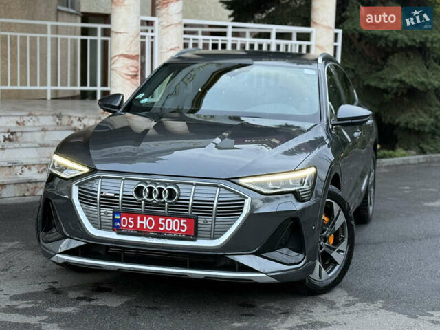 Серый Ауди E-Tron, объемом двигателя 0 л и пробегом 28 тыс. км за 34900 $, фото 2 на Automoto.ua