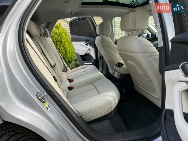 Серый Ауди E-Tron, объемом двигателя 0 л и пробегом 130 тыс. км за 37000 $, фото 103 на Automoto.ua