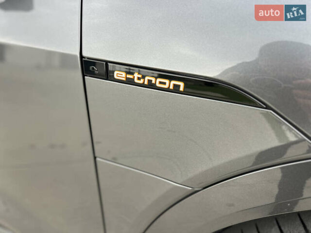 Ауді E-Tron 2021 у Луцьку на Automoto.ua Сірий Ауді E-Tron, об'ємом двигуна 0 л та пробігом 125 тис. км за 34999 $, фото 17 на Automoto.ua