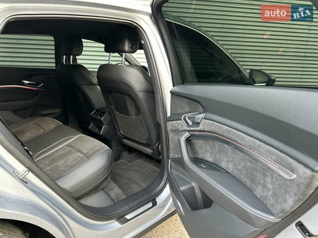 Сірий Ауді E-Tron, об'ємом двигуна 0 л та пробігом 45 тис. км за 33999 $, фото 35 на Automoto.ua