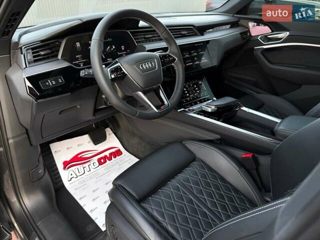 Серый Ауди E-Tron, объемом двигателя 0 л и пробегом 56 тыс. км за 46999 $, фото 50 на Automoto.ua
