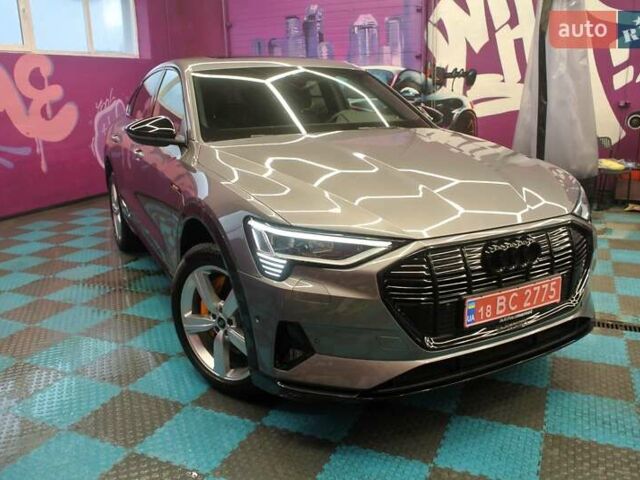 Серый Ауди E-Tron, объемом двигателя 0 л и пробегом 60 тыс. км за 29990 $, фото 10 на Automoto.ua