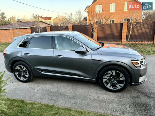 Серый Ауди E-Tron, объемом двигателя 0 л и пробегом 78 тыс. км за 33000 $, фото 8 на Automoto.ua