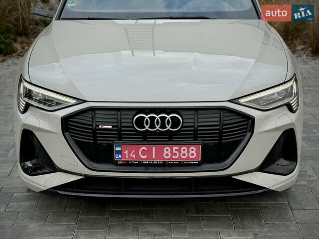 Серый Ауди E-Tron, объемом двигателя 0 л и пробегом 36 тыс. км за 45445 $, фото 28 на Automoto.ua