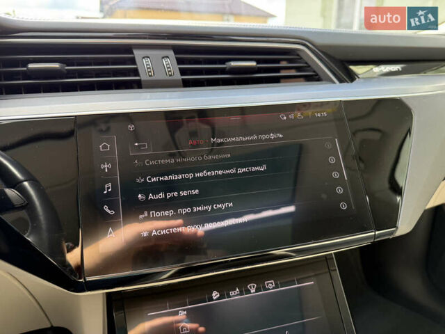 Серый Ауди E-Tron, объемом двигателя 0 л и пробегом 130 тыс. км за 37000 $, фото 81 на Automoto.ua