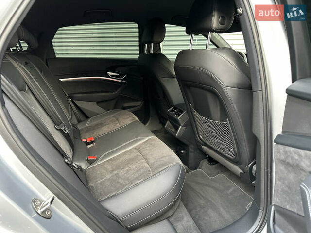 Сірий Ауді E-Tron, об'ємом двигуна 0 л та пробігом 45 тис. км за 33999 $, фото 40 на Automoto.ua