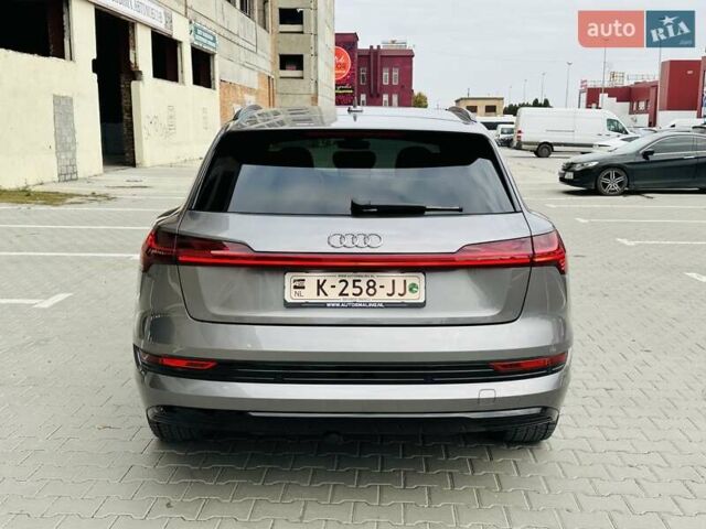 Ауди E-Tron 2021 в Тернополе на Automoto.ua Серый Ауди E-Tron, объемом двигателя 0 л и пробегом 85 тыс. км за 27999 $, фото 11 на Automoto.ua