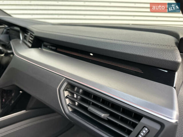 Сірий Ауді E-Tron, об'ємом двигуна 0 л та пробігом 45 тис. км за 33999 $, фото 27 на Automoto.ua