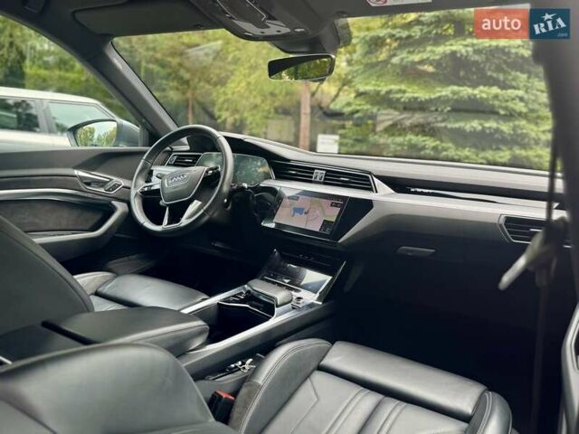 Сірий Ауді E-Tron, об'ємом двигуна 0 л та пробігом 148 тис. км за 27500 $, фото 141 на Automoto.ua