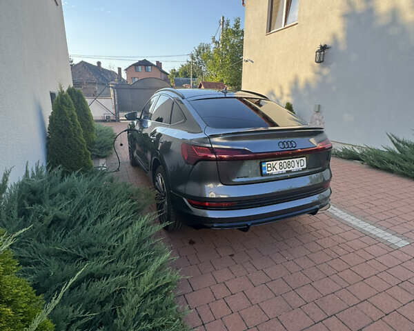 Серый Ауди E-Tron, объемом двигателя 0 л и пробегом 29 тыс. км за 45500 $, фото 21 на Automoto.ua