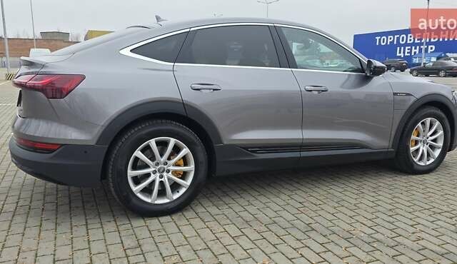 Сірий Ауді E-Tron, об'ємом двигуна 0 л та пробігом 140 тис. км за 28800 $, фото 11 на Automoto.ua
