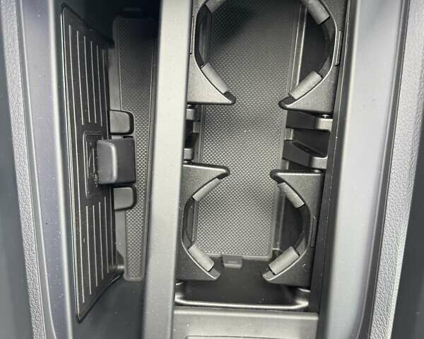 Серый Ауди E-Tron, объемом двигателя 0 л и пробегом 47 тыс. км за 40500 $, фото 14 на Automoto.ua