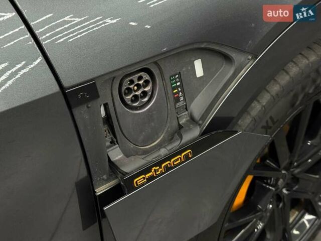 Сірий Ауді E-Tron, об'ємом двигуна 0 л та пробігом 86 тис. км за 37423 $, фото 9 на Automoto.ua