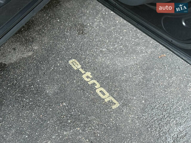 Серый Ауди E-Tron, объемом двигателя 0 л и пробегом 28 тыс. км за 34900 $, фото 39 на Automoto.ua