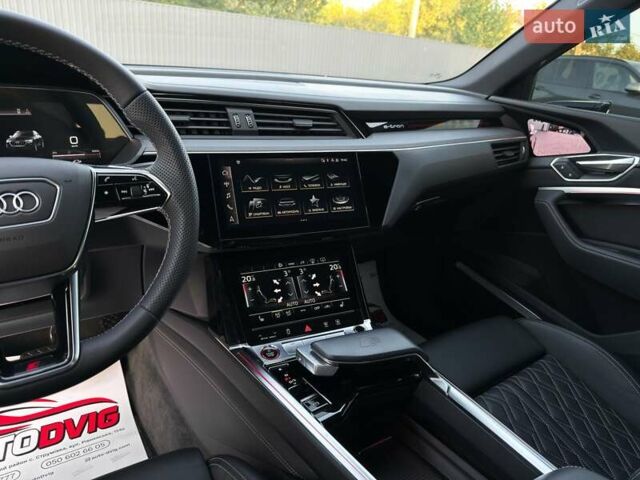 Серый Ауди E-Tron, объемом двигателя 0 л и пробегом 56 тыс. км за 46999 $, фото 59 на Automoto.ua