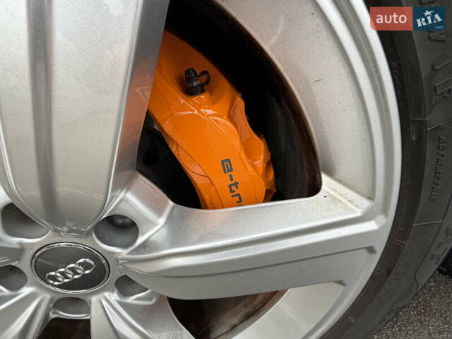 Серый Ауди E-Tron, объемом двигателя 0 л и пробегом 126 тыс. км за 29999 $, фото 47 на Automoto.ua