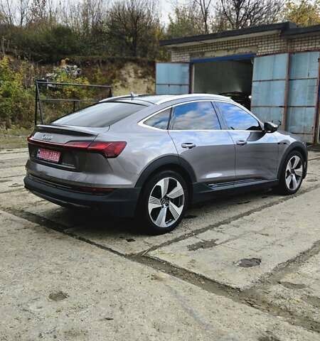Сірий Ауді E-Tron, об'ємом двигуна 0 л та пробігом 116 тис. км за 32600 $, фото 1 на Automoto.ua