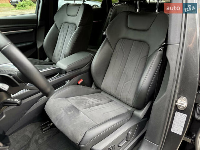 Серый Ауди E-Tron, объемом двигателя 0 л и пробегом 33 тыс. км за 39500 $, фото 12 на Automoto.ua