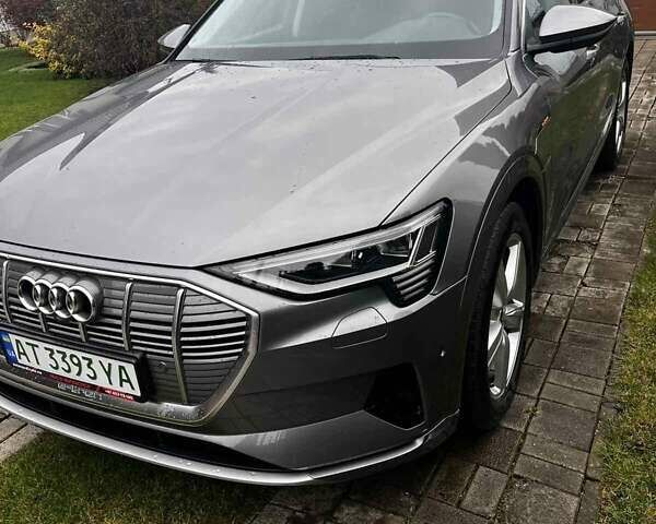 Серый Ауди E-Tron, объемом двигателя 0 л и пробегом 165 тыс. км за 33000 $, фото 21 на Automoto.ua