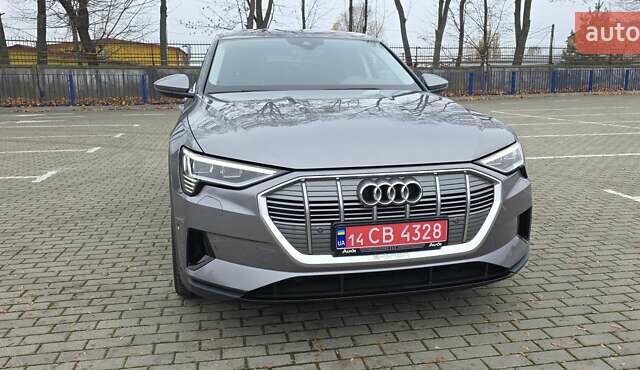 Сірий Ауді E-Tron, об'ємом двигуна 0 л та пробігом 140 тис. км за 28800 $, фото 27 на Automoto.ua