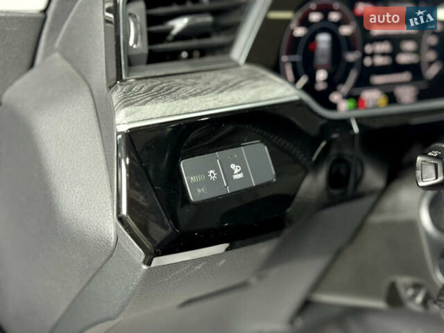 Серый Ауди E-Tron, объемом двигателя 0 л и пробегом 44 тыс. км за 33000 $, фото 26 на Automoto.ua