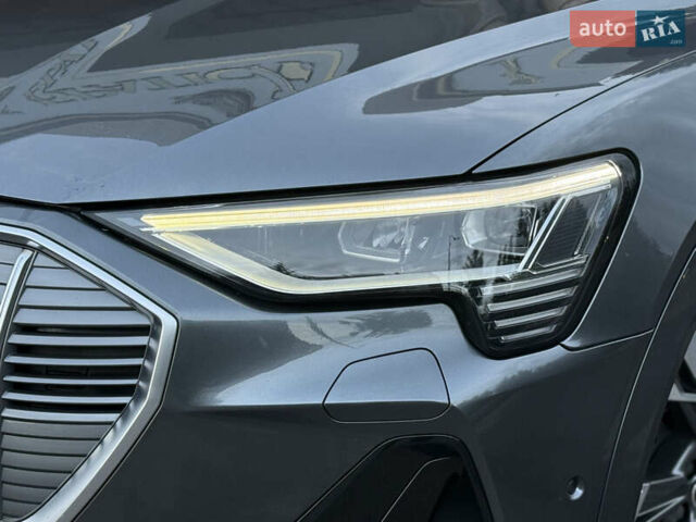 Серый Ауди E-Tron, объемом двигателя 0 л и пробегом 28 тыс. км за 34900 $, фото 5 на Automoto.ua
