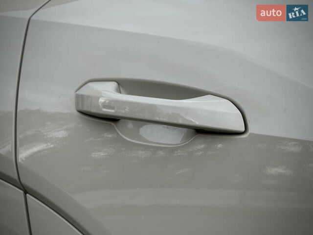 Серый Ауди E-Tron, объемом двигателя 0 л и пробегом 36 тыс. км за 45445 $, фото 19 на Automoto.ua