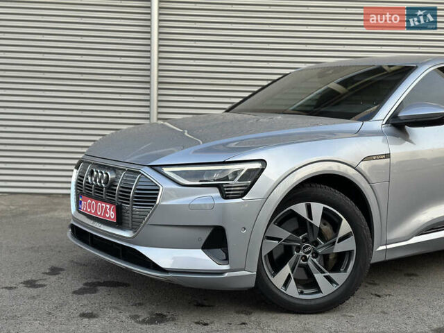 Сірий Ауді E-Tron, об'ємом двигуна 0 л та пробігом 45 тис. км за 33999 $, фото 6 на Automoto.ua