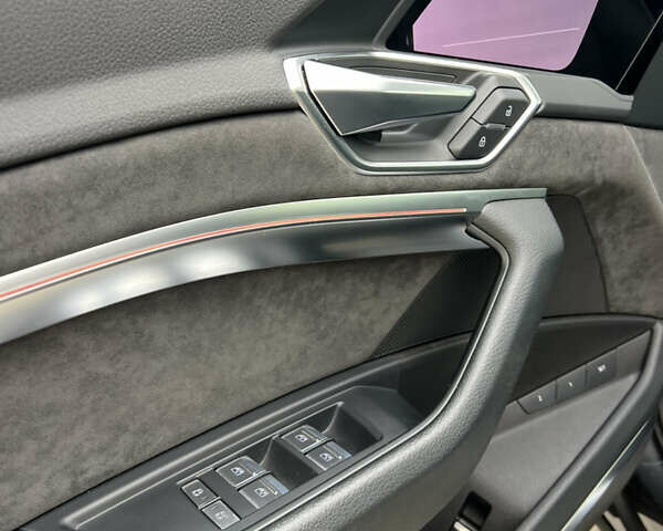 Ауді E-Tron 2021 у Луцьку на Automoto.ua Сірий Ауді E-Tron, об'ємом двигуна 0 л та пробігом 125 тис. км за 34999 $, фото 28 на Automoto.ua