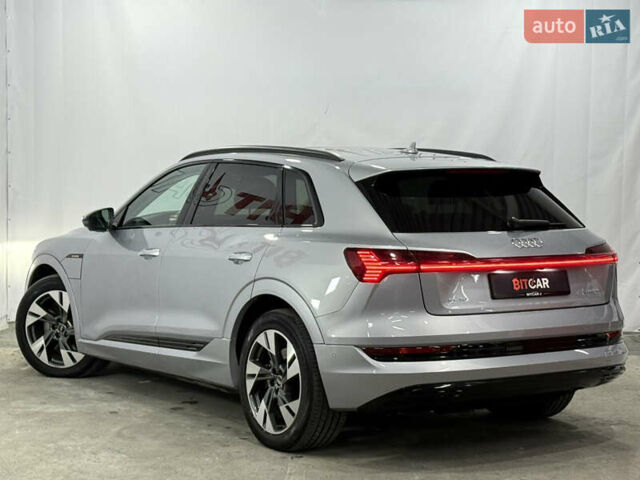Серый Ауди E-Tron, объемом двигателя 0 л и пробегом 44 тыс. км за 33000 $, фото 5 на Automoto.ua