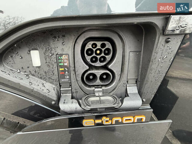 Серый Ауди E-Tron, объемом двигателя 0 л и пробегом 126 тыс. км за 29999 $, фото 46 на Automoto.ua