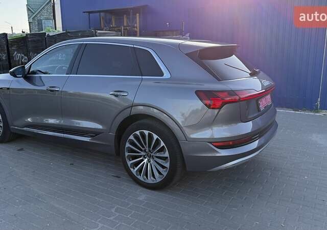 Серый Ауди E-Tron, объемом двигателя 0 л и пробегом 98 тыс. км за 29999 $, фото 11 на Automoto.ua