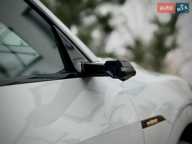 Серый Ауди E-Tron, объемом двигателя 0 л и пробегом 36 тыс. км за 45445 $, фото 47 на Automoto.ua