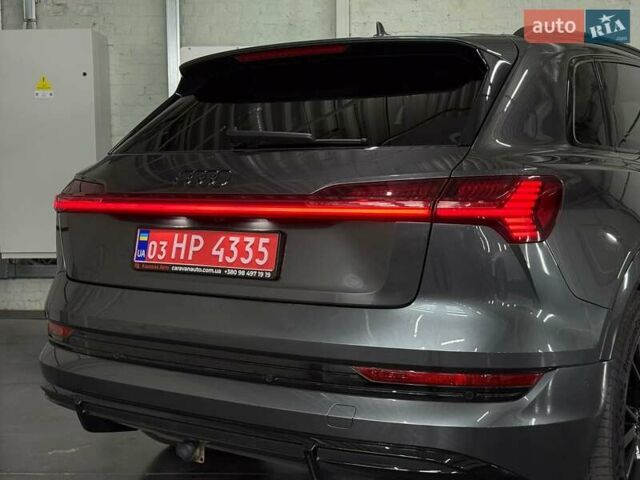 Сірий Ауді E-Tron, об'ємом двигуна 0 л та пробігом 86 тис. км за 37423 $, фото 6 на Automoto.ua