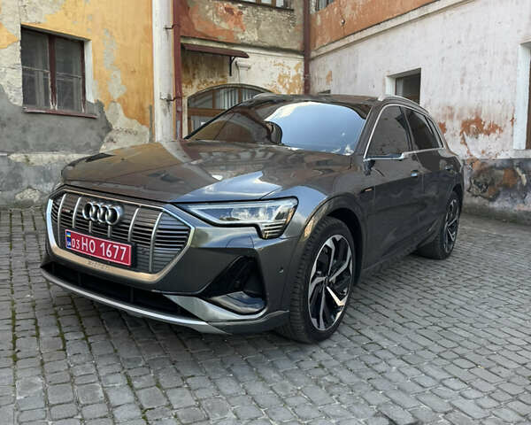Серый Ауди E-Tron, объемом двигателя 0 л и пробегом 203 тыс. км за 29950 $, фото 1 на Automoto.ua