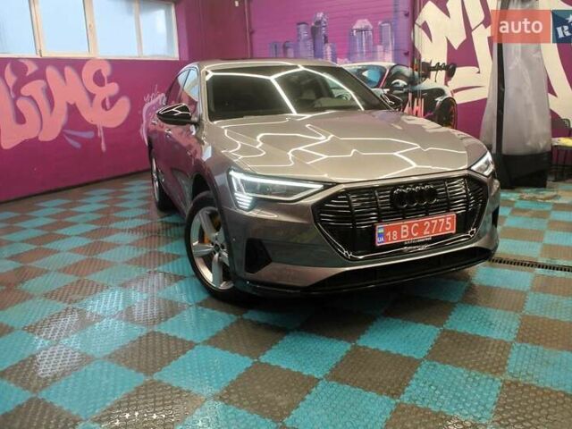 Серый Ауди E-Tron, объемом двигателя 0 л и пробегом 60 тыс. км за 29990 $, фото 7 на Automoto.ua